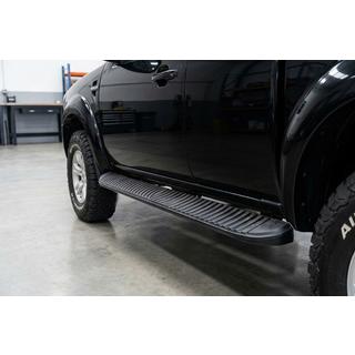 Marchepieds Latéraux Tayga Black (2 pcs, Aluminium) photo 1