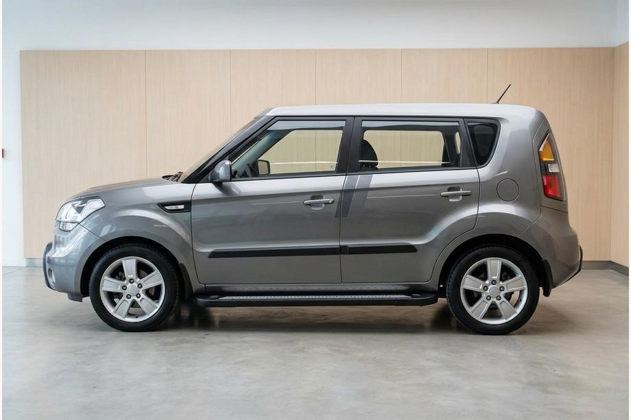 Kia Soul I 2008-2013 Marchepieds Latéraux New Vision Black (2 pcs, Aluminium) Image