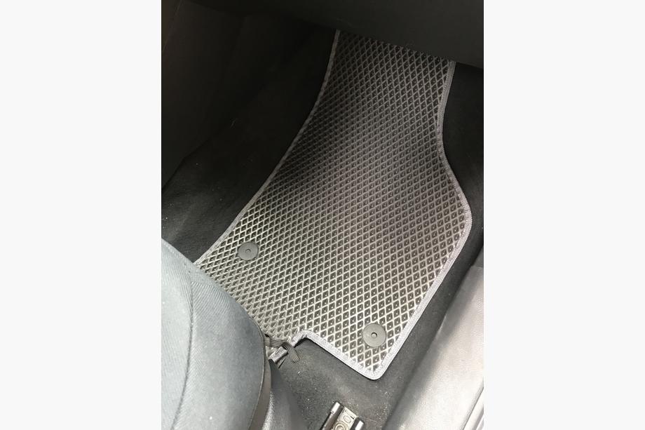 Volkswagen Sharan 2010-2023 Tapis de sol en polyuréthane (2e rangée, EVA, noir) Photo 3