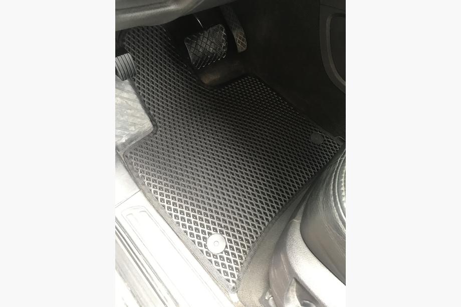 Audi Q7 2005-2015 Tapis de sol EVA (noirs) 3 rangées (6 tapis) Image