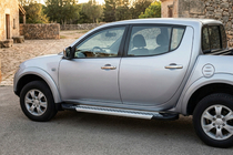 Mitsubishi L200 2006-2015 Marchepieds Latéraux New Vision Grey (2 pcs, Aluminium) photo 1