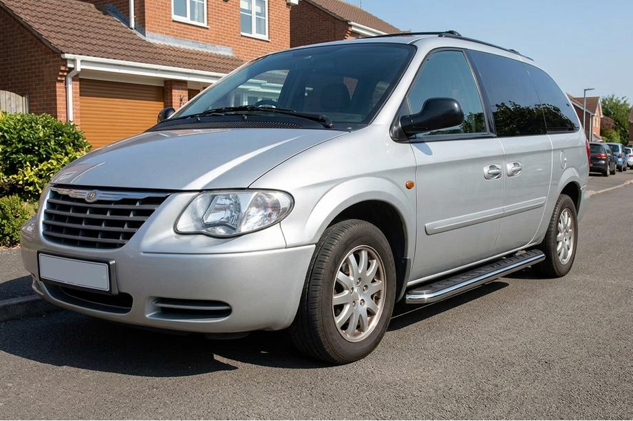 Chrysler Voyager 2001-2007 Marchepieds Latéraux Maydos V1 (2 pcs, Aluminium) Image
