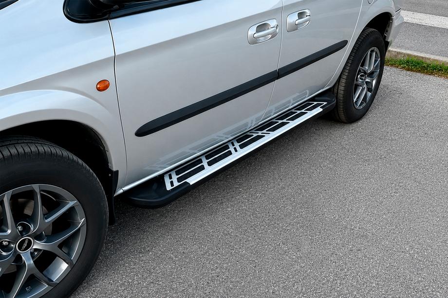 Chrysler Voyager 2001-2007 Marchepieds Latéraux Sunrise (2 pcs, Aluminium) Image