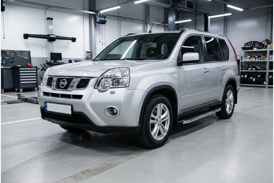 Nissan X-trail T31 2007-2014 Marchepieds Latéraux BlackLine (2 pcs, Aluminium) Image