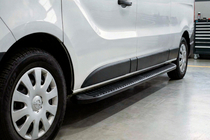 Opel Vivaro 2001–2015 Marchepieds Latéraux Tayga Black (2 pcs, Aluminium) photo 1