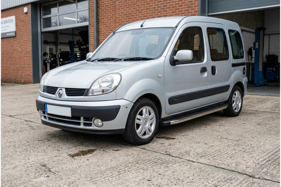 Renault Kangoo 1998-2008 Marchepieds Latéraux BlackLine (2 pcs, Aluminium) Image