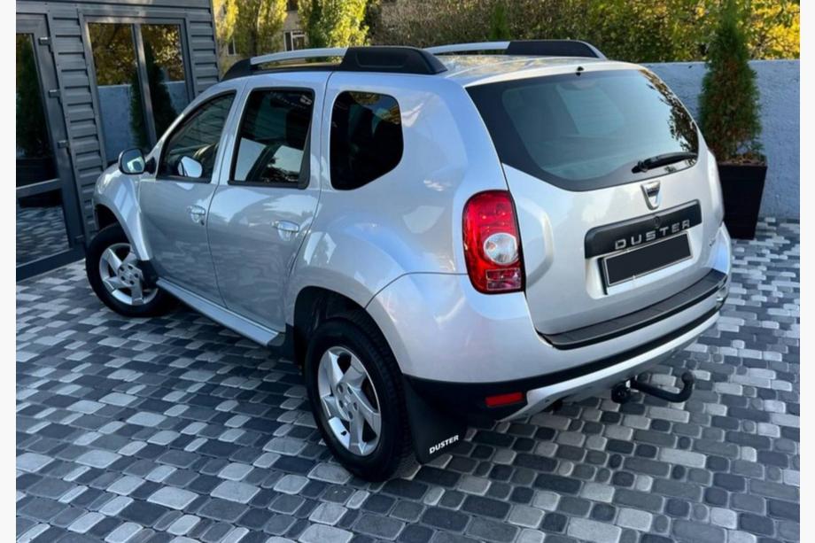 Dacia Duster 2008-2018 Protection de pare-chocs arrière EuroCap (ABS) Photo 1