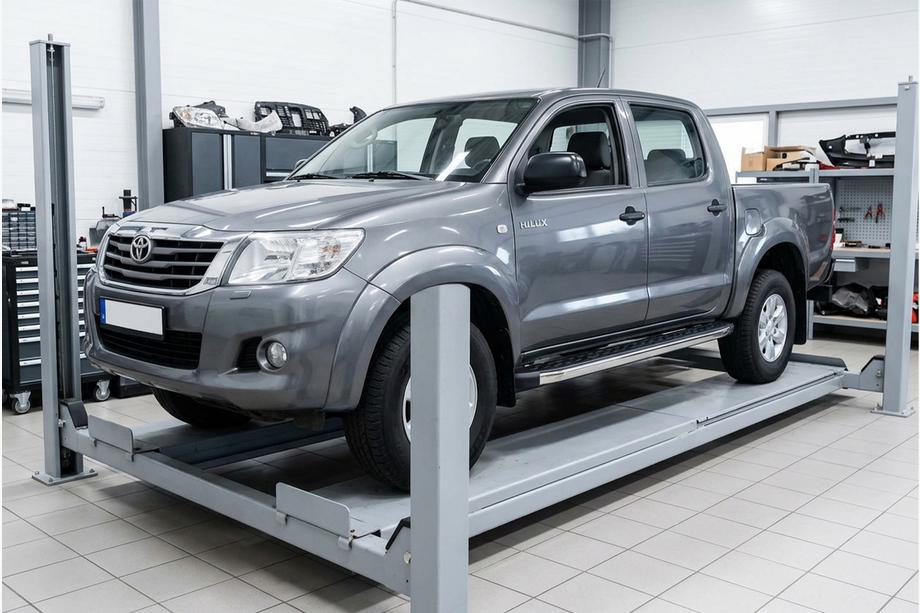 Toyota Hilux 2006-2015 Marchepieds Latéraux BlackLine (2 pcs, Aluminium) Image