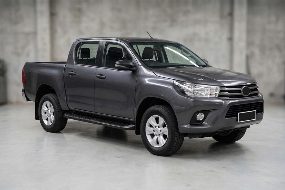 Toyota Hilux 2015- Marchepieds Latéraux Tayga Black (2 pcs, Aluminium) Image