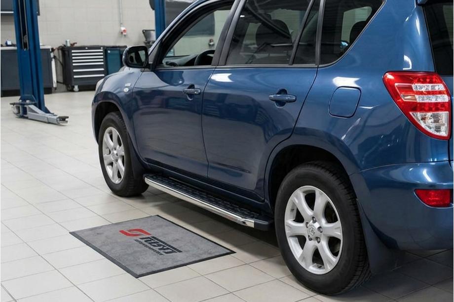 Toyota Rav 4 2006-2013 Marchepieds Latéraux BlackLine (2 pcs, Aluminium) Image