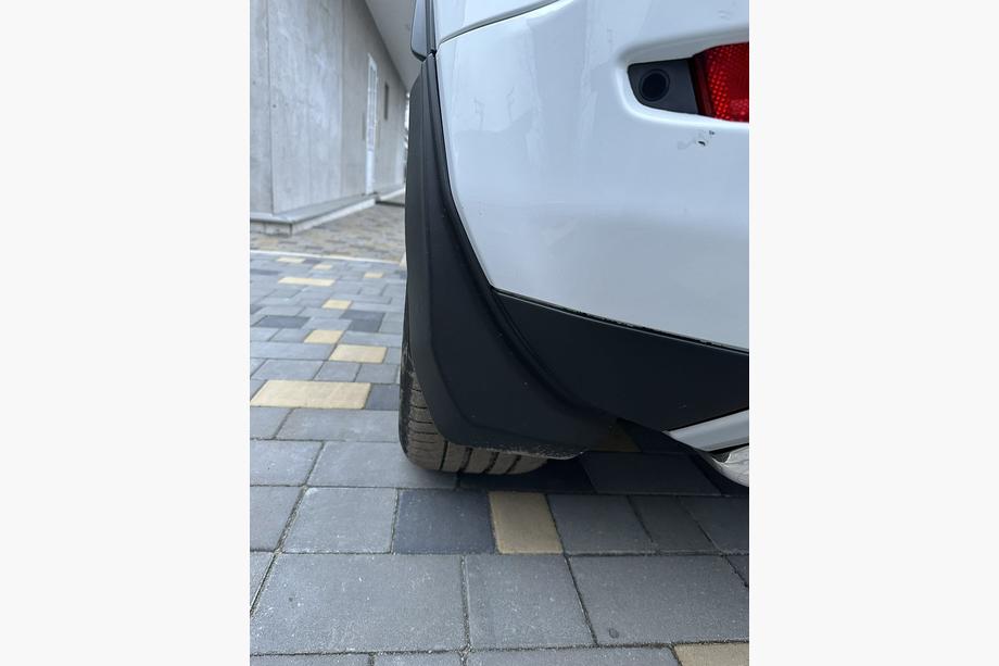 Range Rover Evoque 2012-2018 Bavettes d'origine Premium Dynamic (4 pcs) Image