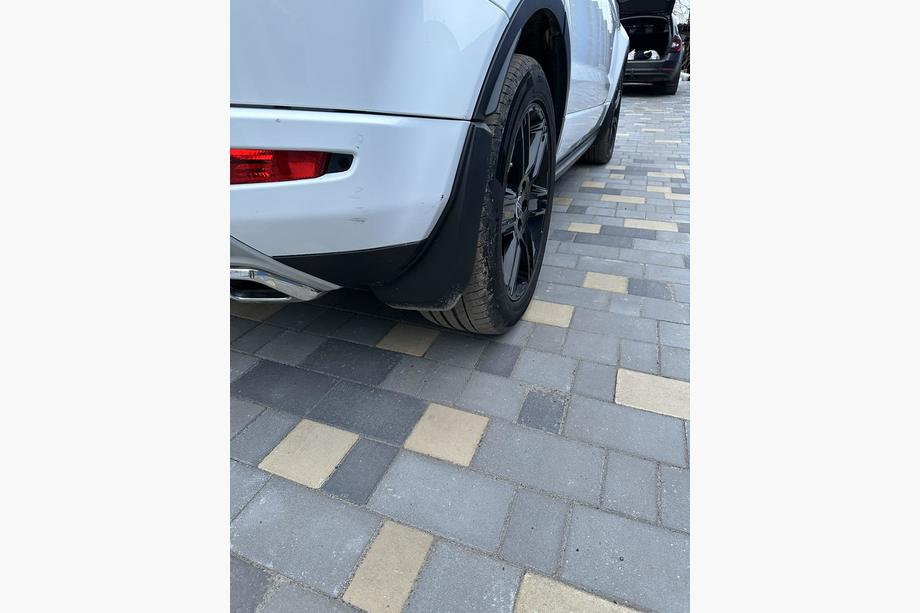Range Rover Evoque 2012-2018 Bavettes d'origine Premium Dynamic (4 pcs) Photo 3