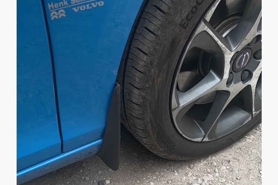 Volvo V40 2012- Bavettes Premium d'Origine (2012-2016, 4 pcs) Image