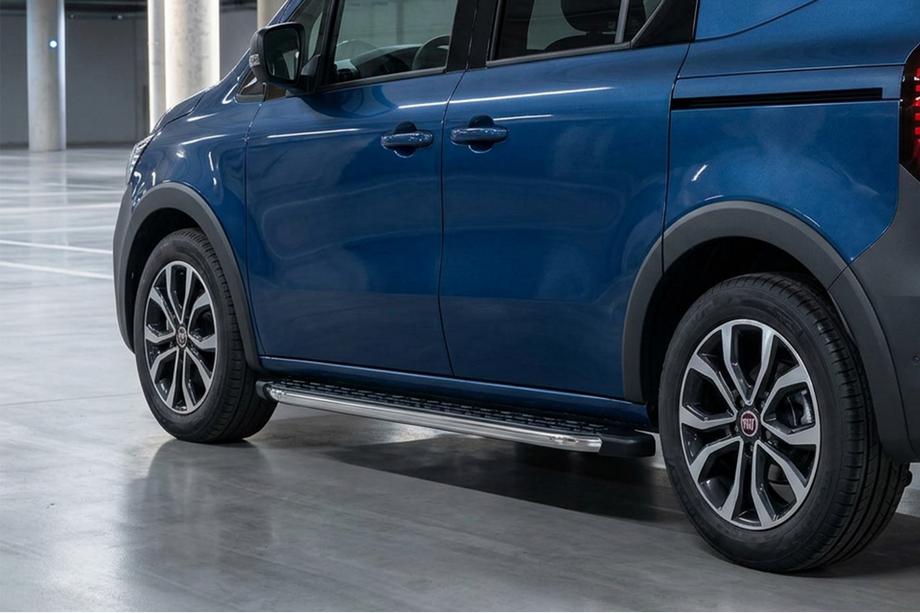 Opel Combo 2019- Marchepieds Latéraux BlackLine (2 pcs, Aluminium) Image