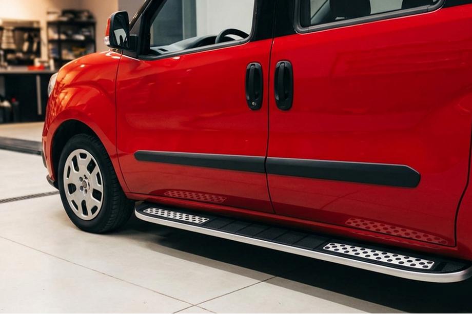 Opel Combo 2012-2018 Marchepieds Latéraux Tayga V2 (2 pcs, Aluminium) Image