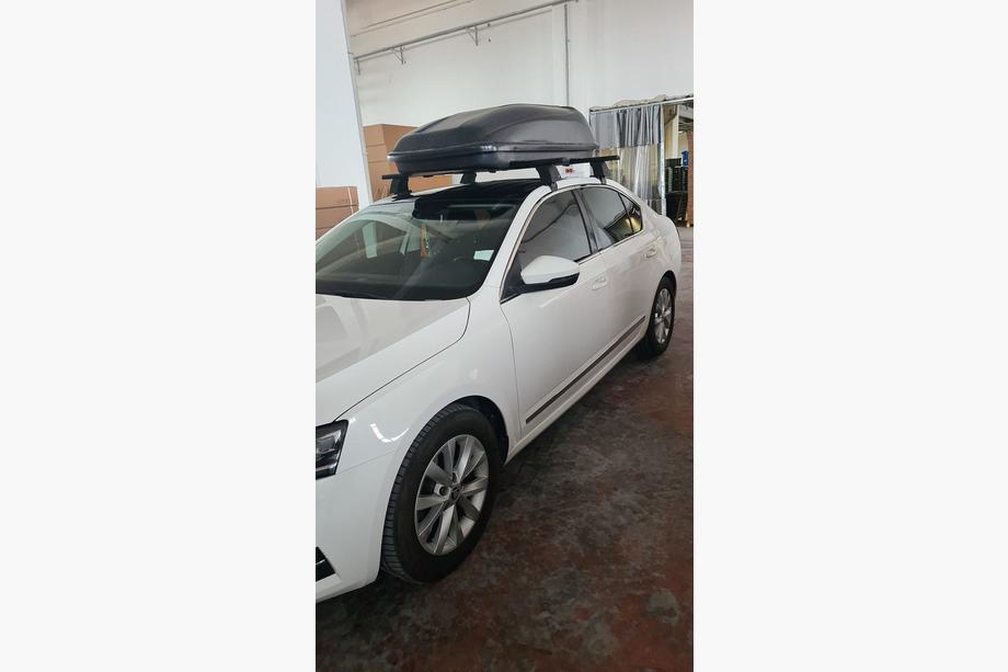 Skoda Superb 2015-2024 Barres de toit pour toit lisse (2 pcs, Asaf V4) Image