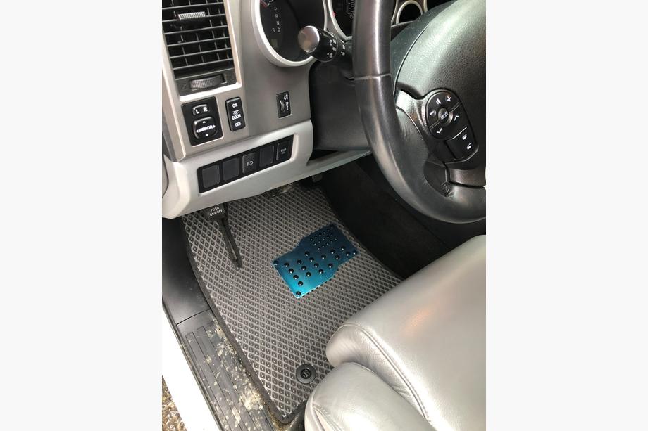 Toyota Sequoia 2007-2022 Tapis de sol en polyuréthane 3 rangées (EVA, noir) Rang du milieu - Accoudoir Photo 6