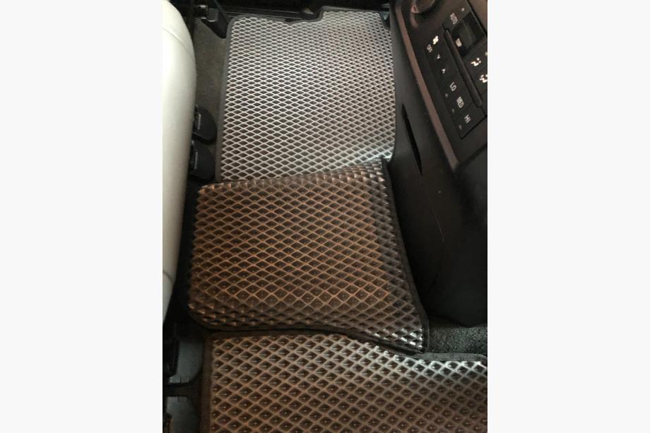 Toyota Sequoia 2007-2022 Tapis de sol en polyuréthane 3 rangées (EVA, noir) Rang du milieu - Accoudoir Photo 13