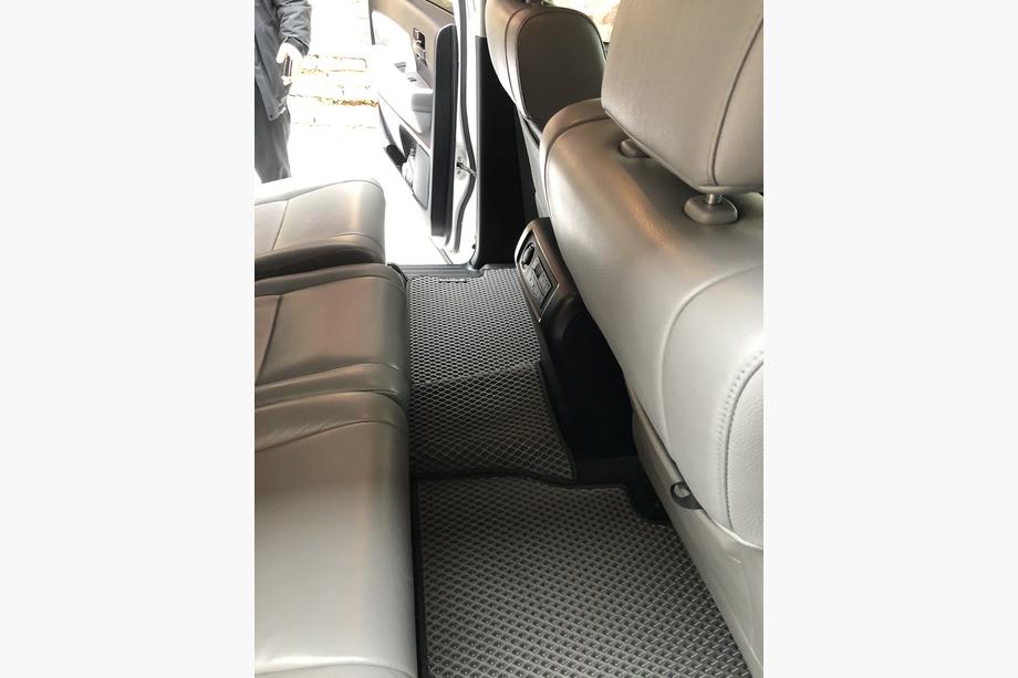 Toyota Sequoia 2007-2022 Tapis de sol en polyuréthane 3 rangées (EVA, noir) Rang du milieu - Accoudoir Photo 14