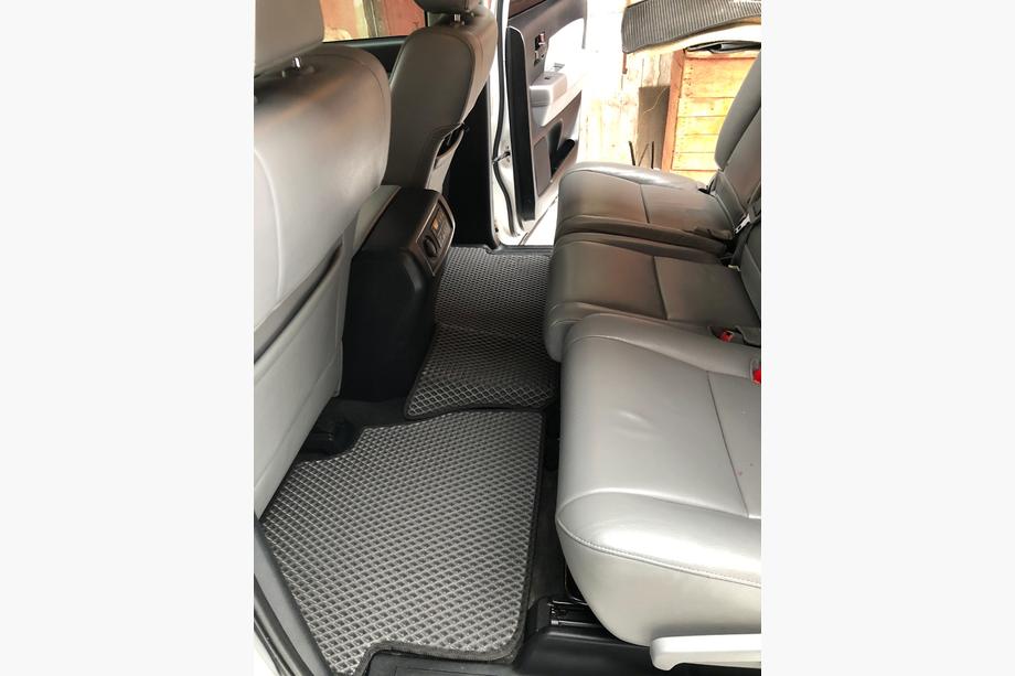 Toyota Sequoia 2007-2022 Tapis de sol en polyuréthane 3 rangées (EVA, noir) Rang du milieu - Accoudoir Photo 16
