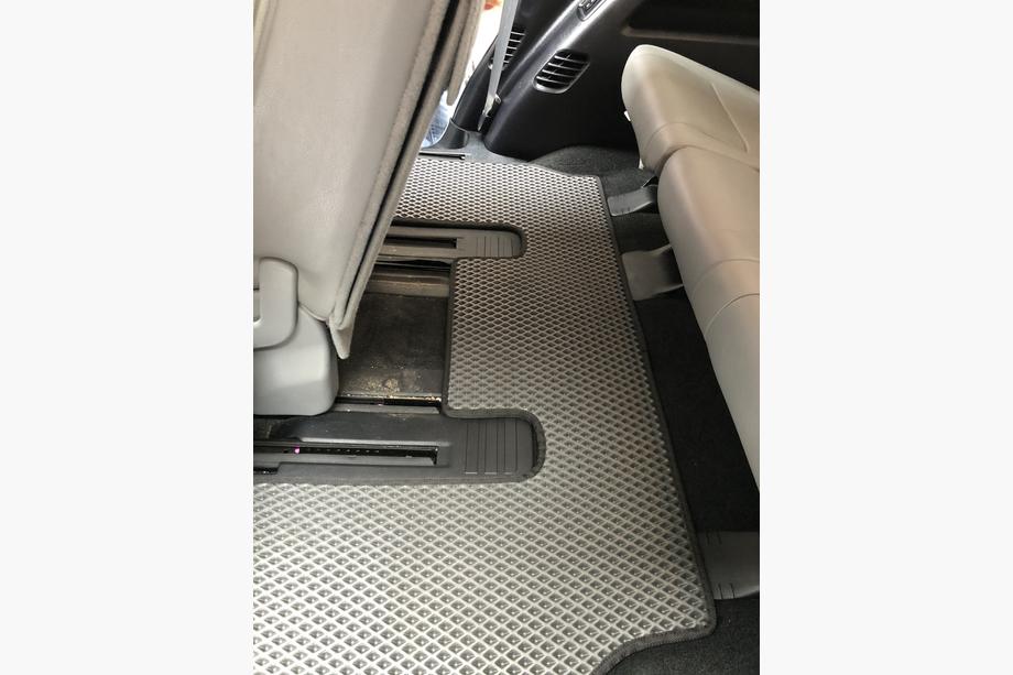 Toyota Sequoia 2007-2022 Tapis de sol en polyuréthane 3 rangées (EVA, noir) Rang du milieu - Accoudoir Photo 5