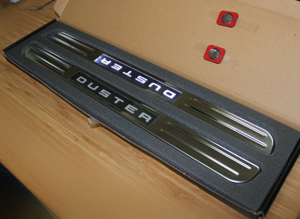 Seuils sans fil éclairés sur Renault Duster