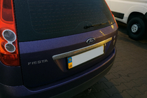 Ford Fiesta 2002-2008 Baguette chromée au-dessus de la plaque d'immatriculation (inox) Carmos - Acier Inoxydable Turc photo 3