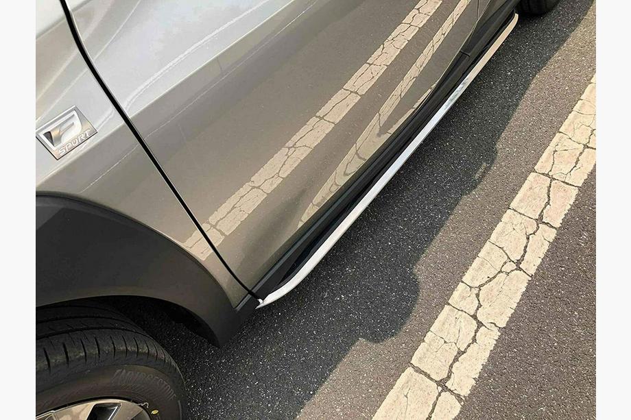 Lexus UX 2018- Marchepieds Latéraux OEM (2 pcs) Image
