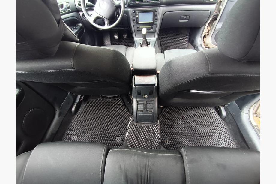 Skoda Superb 2001-2009 Tapis de sol EVA (noirs) Image