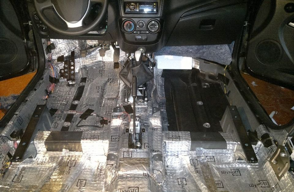Insonorisation du plancher de voiture à faire soi-même