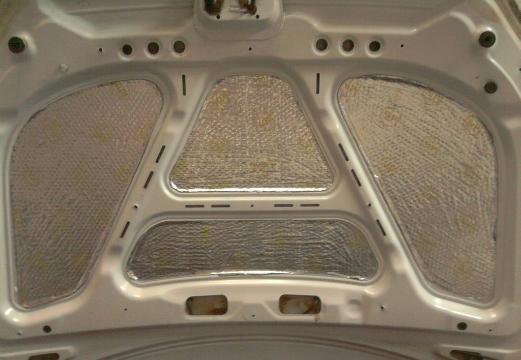Insonorisation de la hotte Lada Priora à faire soi-même