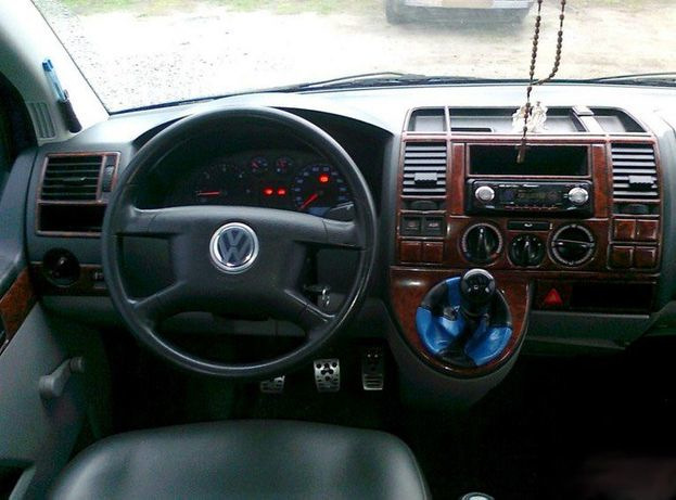 Volkswagen T5 Multivan tuning intérieur et superpositions de panneaux
