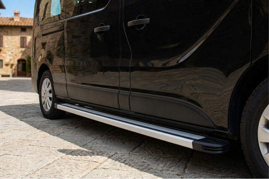 Renault Trafic 2001–2015 Marchepieds Latéraux Maya V4 (2 pcs, Aluminium) Image