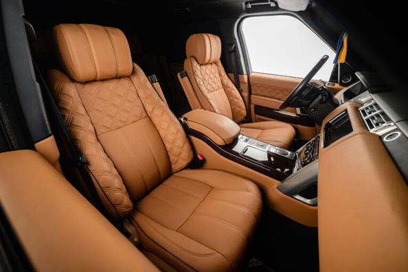 Sièges dans la voiture comme élément de réglage
