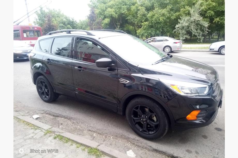 Ford Kuga/Escape 2013-2019 Barres de toit turques Noires (2 pcs) Image