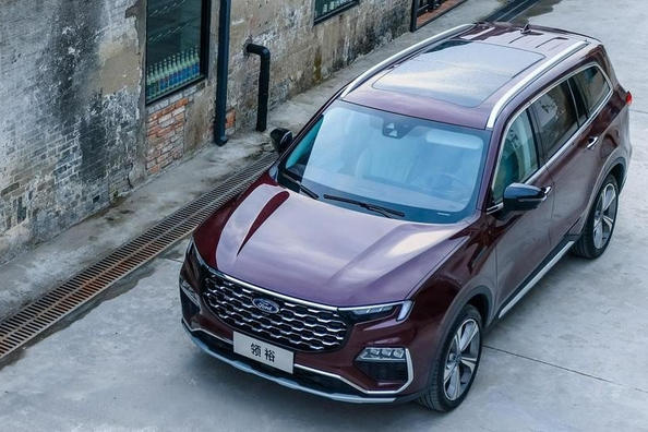 La présentation du nouveau grand crossover Ford Equator a eu lieu