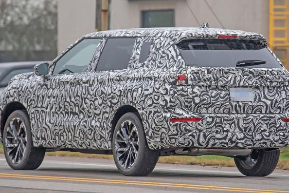 Nouveau Mitsubishi Outlander 2021: à quoi ressemblera-t-il et quand il sera présenté en première Photo 6