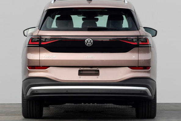 La plus grande voiture électrique Volkswagen ID.6 X se prépare à faire ses débuts Photo 3