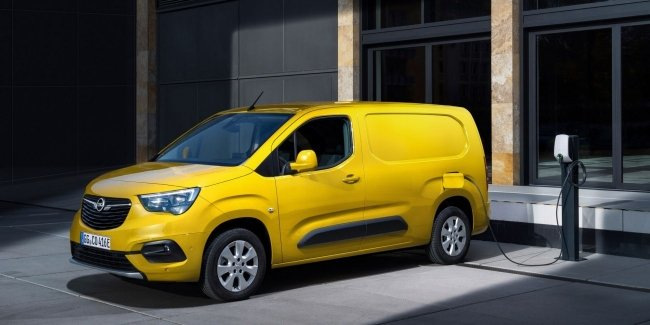 Il y avait une modification électrique du fourgon compact Opel Combo