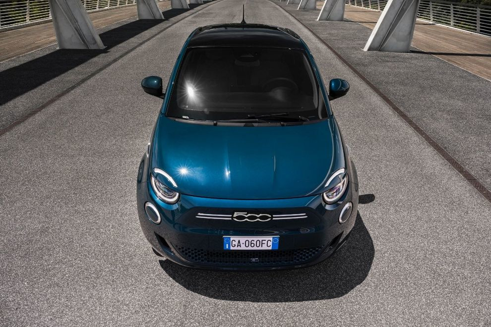 Examen de la sous-compacte électrique Fiat 500e à hayon