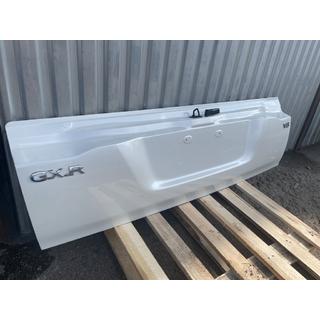 Couvercle de coffre inférieur 2016+ blanc (OCCASION, original) Toyota Land Cruiser 200 2007-2021 photo 2