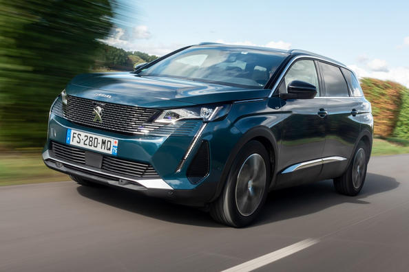 Examen du crossover mis à jour de la deuxième génération de Peugeot 5008 Photo 5