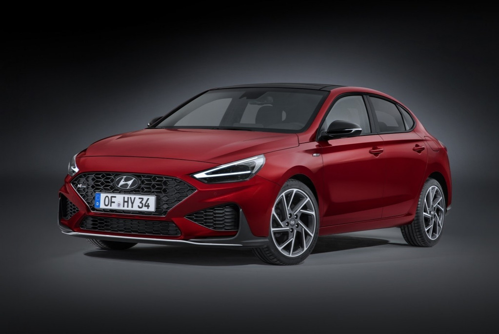 Examen de la Hyundai i30 Fastback Liftback mise à jour