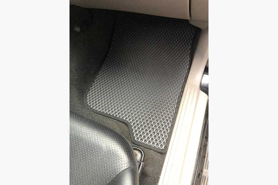 Mitsubishi Pajero Sport 2008-2015 Tapis de sol EVA (noirs) Photo 3