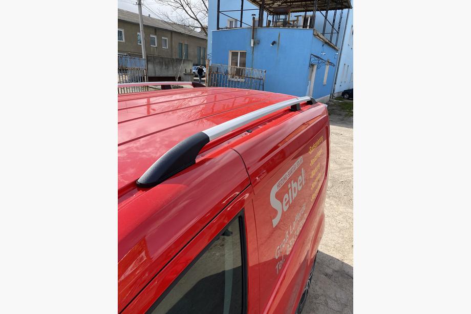 Ford Connect 2014-2021 Barres de Toit Chromées Standard, pieds en plastique Photo 8