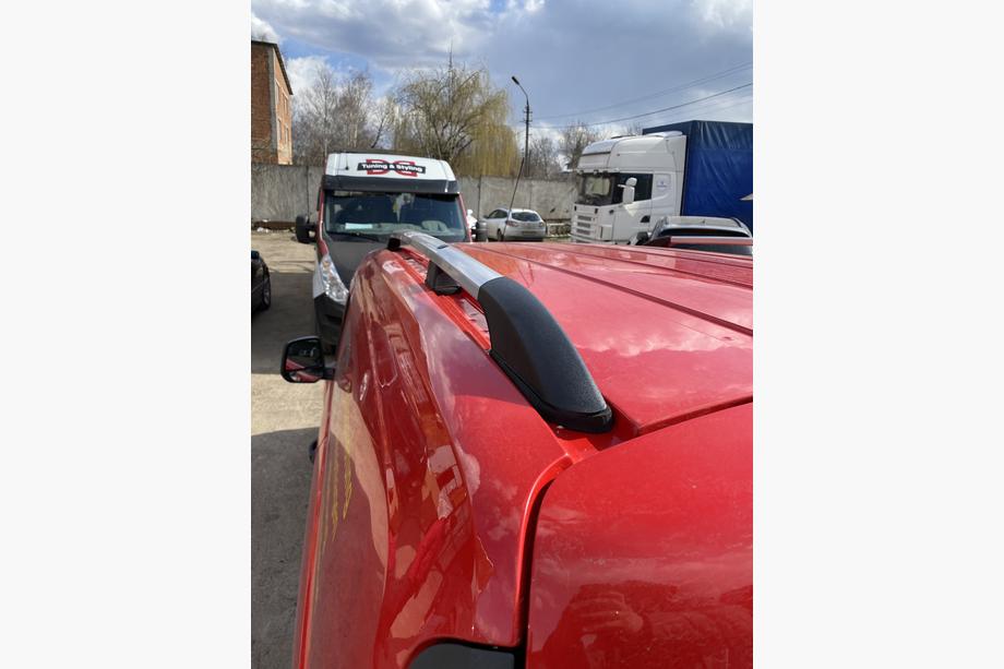 Ford Connect 2014-2021 Barres de Toit Chromées Standard, pieds en plastique Photo 17
