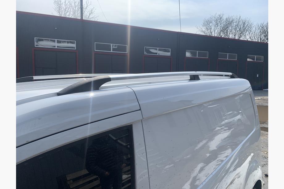 Ford Connect 2014-2021 Barres de Toit Chromées Standard, pieds en plastique Photo 3