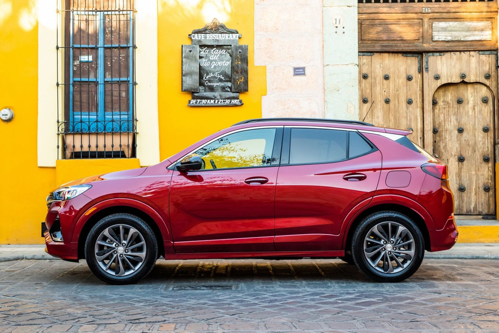 Multisegment compact Buick Encore GX