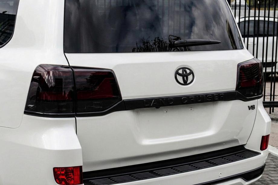 Toyota Land Cruiser 200 2007-2021 Feux Arrière 2016-2021 (Sequential Black) Image