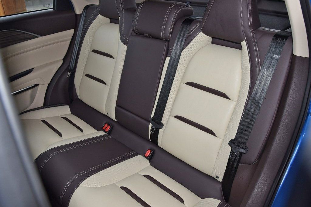 Examen du crossover compact FAW Bestune T77